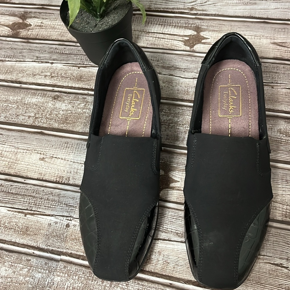 Clarks Black Gael Beam Nylon and Patent Leather Slip-On Shoes Size 7 - Picture 5 of 9